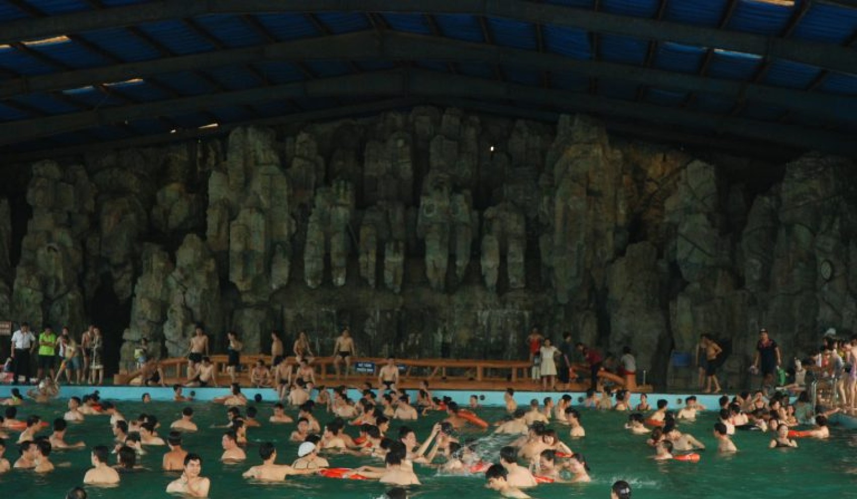 Tắm Khoáng Nóng Tại Khoang Xanh Suối Tiên – Trải Nghiệm Thư Giãn Giữa Lòng Ba Vì