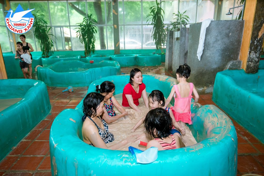 tam-bun-khoang-xanh-suoi-tien