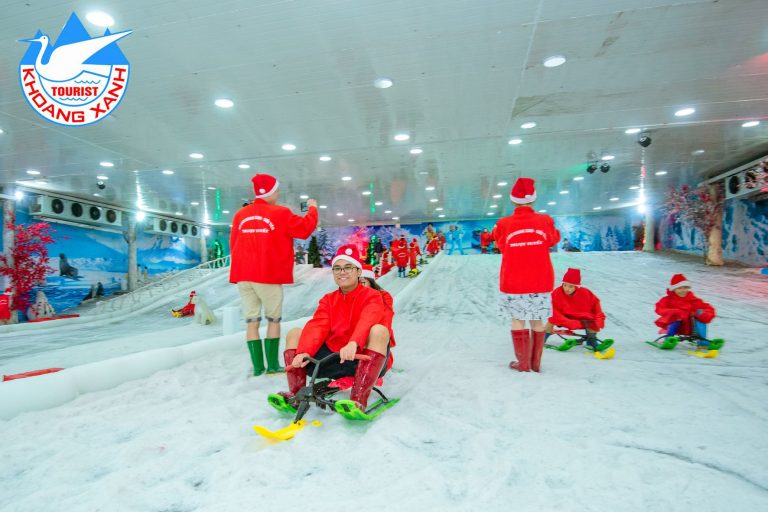 truot-tuyet-khoang-xanh-suoi-tien